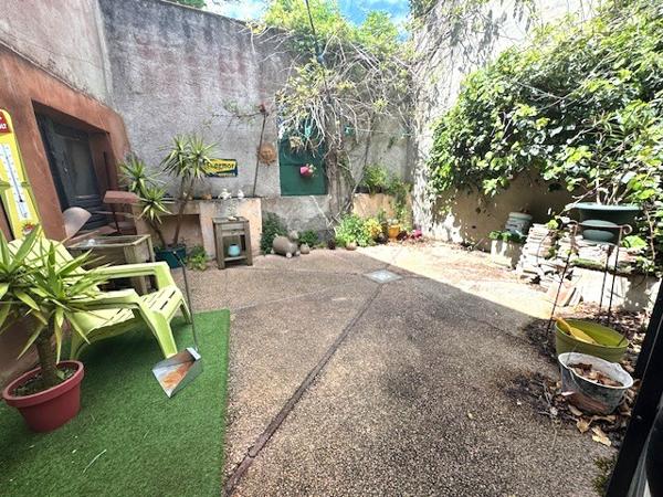 Maison de village de caractère, cour, véranda, dans un village de charme avec toute commodités Fanjeaux (11270)