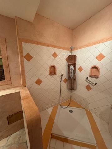 Maison de village de caractère, cour, véranda, dans un village de charme avec toute commodités Fanjeaux (11270)