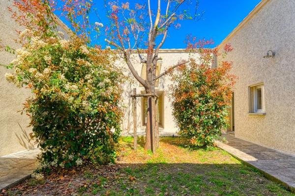 Maison 10 pièces - 243 m²