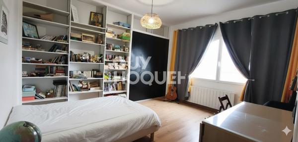 Duplex 4 pièce(s) 117m2 + 2 terrasses + 2 garages + piscine