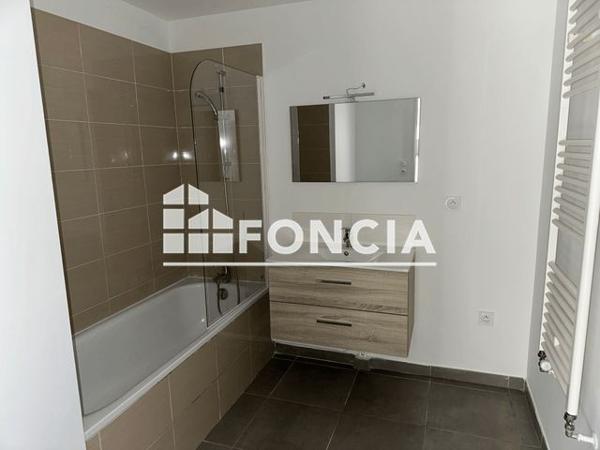 Location Appartement 2 pièces 41.12 m² - 7 RUE PIERRE GUIRAL Marseille 13003