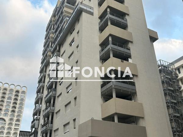 Location Appartement 2 pièces 41.12 m² - 7 RUE PIERRE GUIRAL Marseille 13003