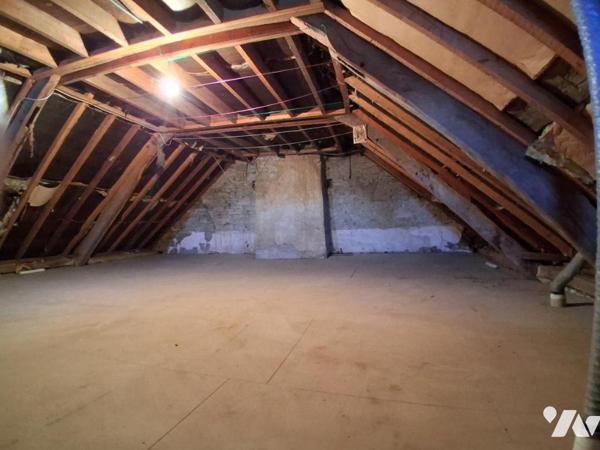 MAISON DE TROIS CHAMBRES sur terrain de 1511 m² - Garage. 
