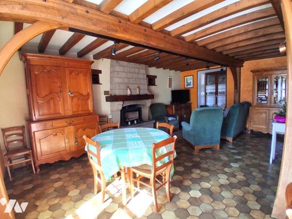 MAISON DE TROIS CHAMBRES sur terrain de 1511 m² - Garage. 
