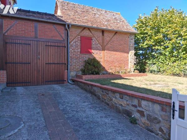 MAISON DE TROIS CHAMBRES sur terrain de 1511 m² - Garage. 
