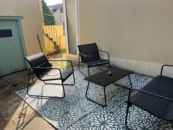 Maison de ville avec terrain + studio loué