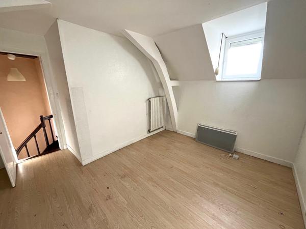 Maison de ville avec terrain + studio loué