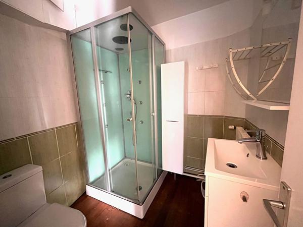 Maison de ville avec terrain + studio loué