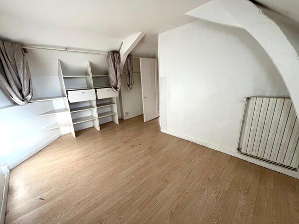 Maison de ville avec terrain + studio loué