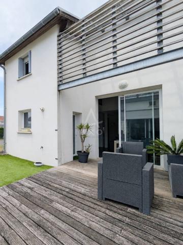 Maison 3 pièces – 69 m² – Jardin, dépendance et stationnement