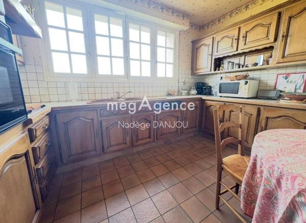 Maison à VIRE NORMANDIE, 14500 - 7 pièces 167m²