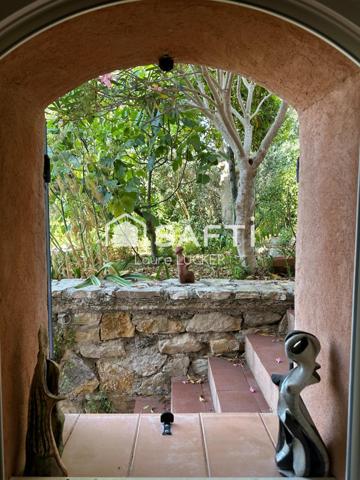 Havre de paix au cœur d’un village de charme