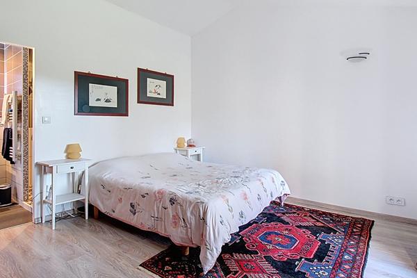 Maison 140 m² avec piscine, pool house et double garage .