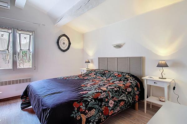 Maison 140 m² avec piscine, pool house et double garage .