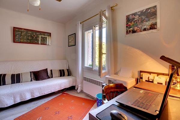 Maison 140 m² avec piscine, pool house et double garage .