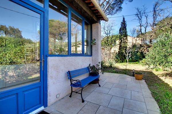 Maison 140 m² avec piscine, pool house et double garage .