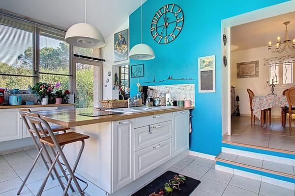 Maison 140 m² avec piscine, pool house et double garage .