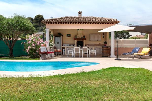 Propriété de Prestige à Proximité Immédiate de Cannes et Mougins