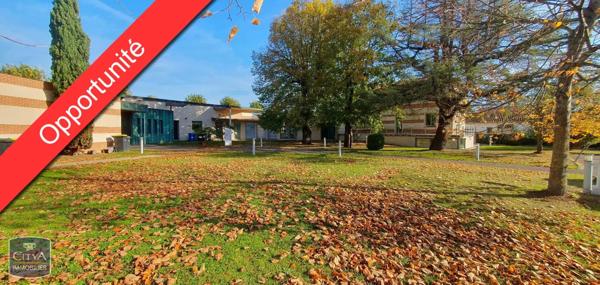 Local commercial à vendre 739m²