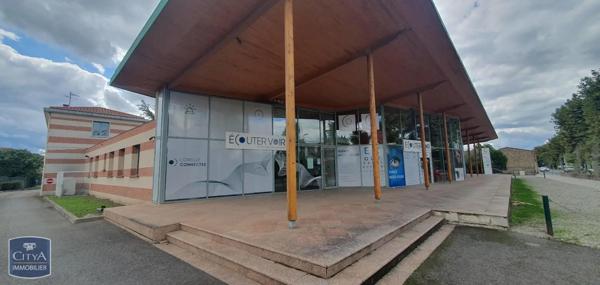 Local commercial à vendre 739m²