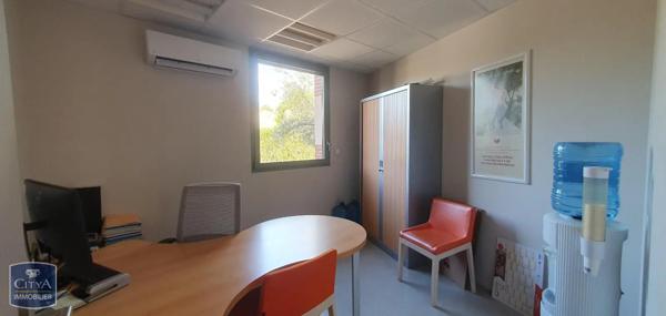 Local commercial à vendre 739m²