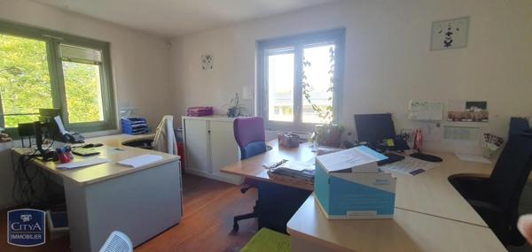 Local commercial à vendre 739m²