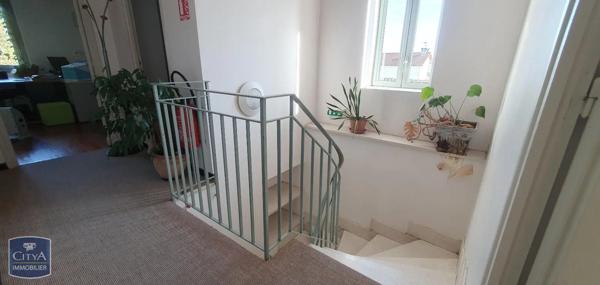 Local commercial à vendre 739m²