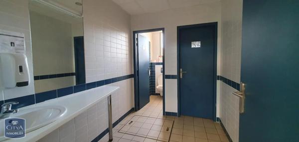 Local commercial à vendre 739m²