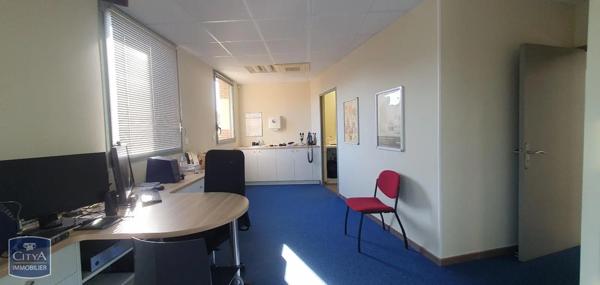 Local commercial à vendre 739m²