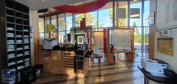 Local commercial à vendre 739m²