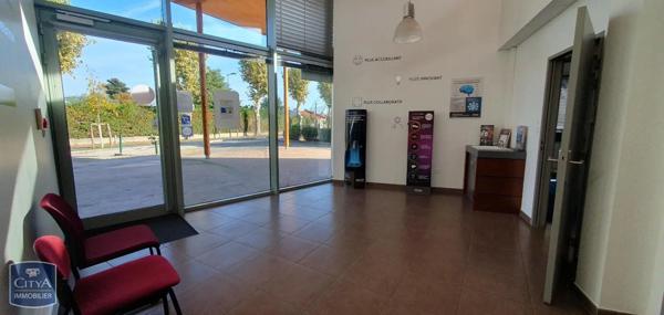 Local commercial à vendre 739m²