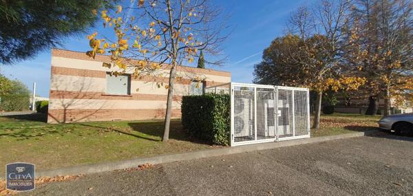 Local commercial à vendre 739m²