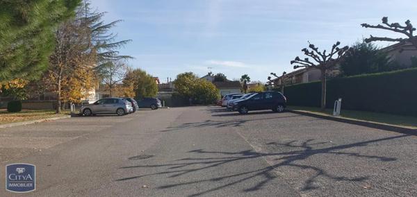 Local commercial à vendre 739m²