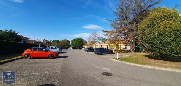 Local commercial à vendre 739m²