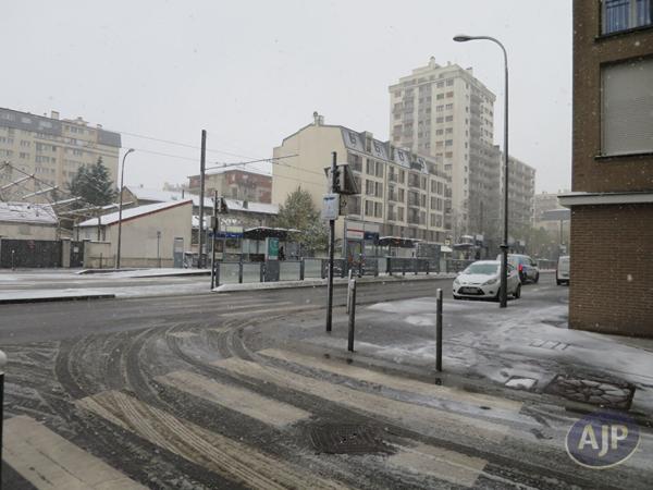 Location appartement Chatillon : 1 100 € - AJP Immobilière Passy Paris 16