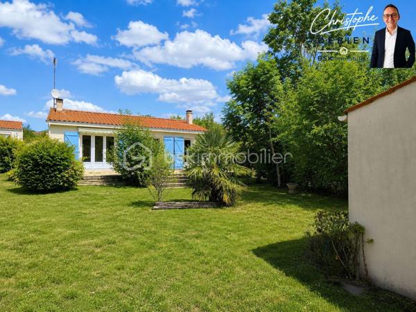 Christophe Debien – BSK Immobilier vous présente en exclusivité, à Mareuil-sur-Lay-Dissais, cette maison individuelle de plain-pied de 89 m² habitables, construite en 1976 et implantée sur une belle parcelle de 1 825 m². 

Une localisation intéressante au cœur de la Vendée, permettant de profiter d'un environnement agréable tout en restant proche des principaux pôles du secteur. Luçon se rejoint en une dizaine de minutes, La Roche-sur-Yon en environ 25 minutes, La Rochelle en 50 minutes, Cholet en moins d'une heure et Nantes en environ 1 h 10. Côté loisirs, le littoral vendéen reste facilement accessible avec les plages de La Tranche-sur-Mer à environ 35 minutes.

La maison propose un agencement fonctionnel avec une entrée avec placard, une pièce de vie d'environ 32 m², une cuisine aménagée, deux chambres dont une avec placard, une salle d'eau, des toilettes indépendantes ainsi qu'une chaufferie-buanderie. 

À l'extérieur, la parcelle de 1 825 m² offre un bel espace pour profiter du jardin et imaginer différents aménagements. Une terrasse d'environ 22 m² complète l'ensemble. 

Les dépendances constituent un véritable atout de cette propriété : garage, dépendance, cabanon et différents abris offrent de nombreuses possibilités de stockage, de bricolage ou d'aménagement selon les besoins. 

La maison nécessite aujourd'hui des travaux de rénovation, notamment une remise aux normes de l'installation électrique, un renforcement de l'isolation ainsi qu'un rafraîchissement général. Une opportunité de moderniser le bien et de le personnaliser à son goût tout en bénéficiant d'une base existante et d'un beau potentiel.

Côté équipements, le chauffage est assuré par une chaudière fioul, les menuiseries associent PVC double vitrage et bois avec survitrage, et la maison est raccordée au tout-à-l'égout. Elle dispose également de l'eau courante ainsi que d'un puits artésien. 

Un bien à découvrir pour celles et ceux qui recherchent un plain-pied à rénover et à personnaliser, avec un grand terrain et de nombreuses dépendances, tout en restant à proximité de La Roche-sur-Yon, Luçon et du littoral vendéen.

Pour en savoir plus ou organiser une visite, contactez Christophe Debien – BSK Immobilier.