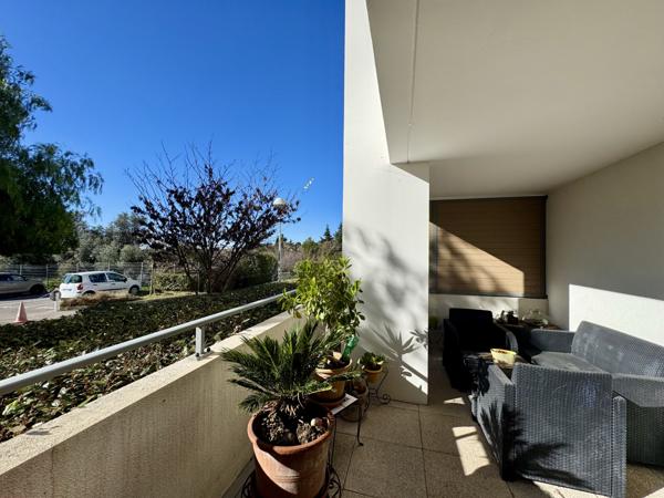 Plan-de-Cuques (13380) Charmant T3 de 59 m2 avec terrasse, garage et piscine.