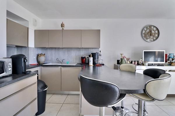 Plan-de-Cuques (13380) Charmant T3 de 59 m2 avec terrasse, garage et piscine.