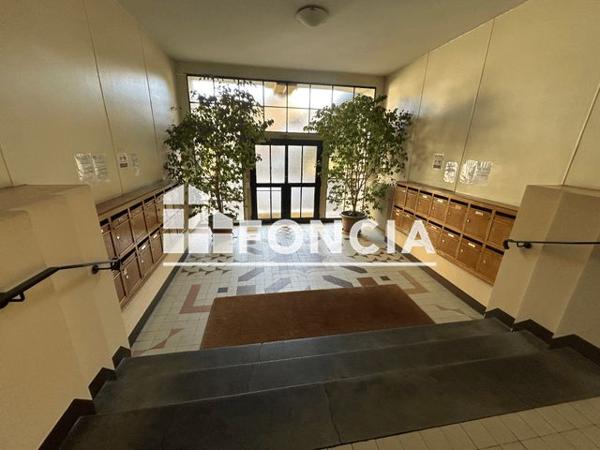 Location Appartement 5 pièces 126.8 m² - 11, RUE BOURGNEUF Roanne 42300