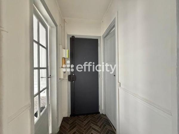Appartement
         2 pièces
        - 35 m² 185 000 € *