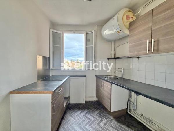 Appartement
         2 pièces
        - 35 m² 185 000 € *