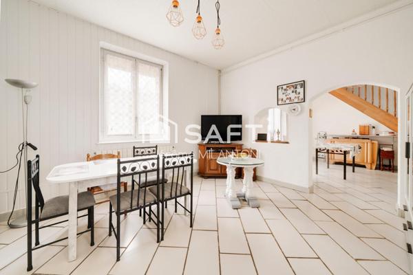 Ideal première acquisition, proche de toutes commodités, axe A31 à moins de 10mn, gare SNCF...