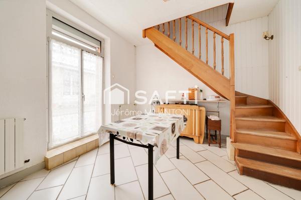 Ideal première acquisition, proche de toutes commodités, axe A31 à moins de 10mn, gare SNCF...