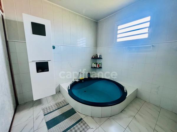 Maison à vendre 6 pièces à la Montagne secteur SAINT BERNARD (974)