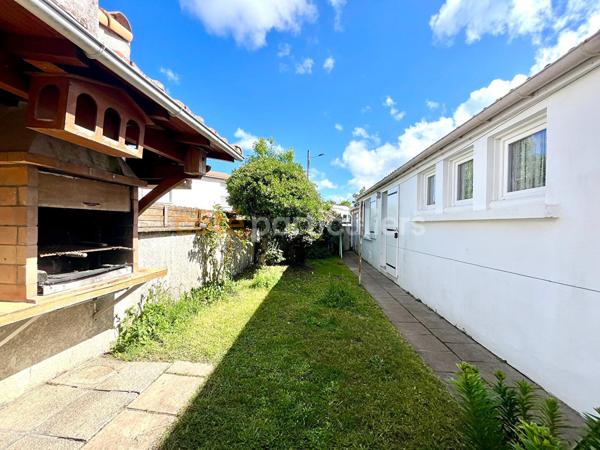 Vente
                Maison96 m² - 4 Pièces -
                    ROYAN (17200)
