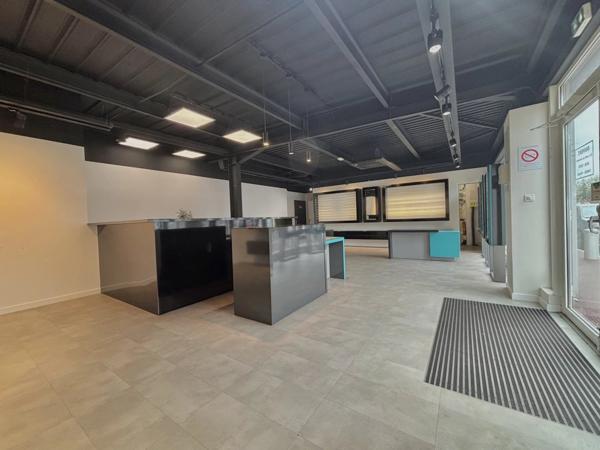 Location Local commercial 2 pièces 107 m2 à Agde