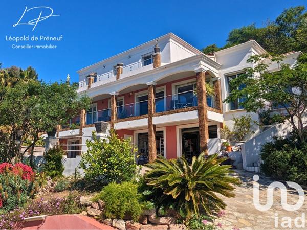 Maison d’architecte 8 pièces de 288 m² à Hyères (83400)