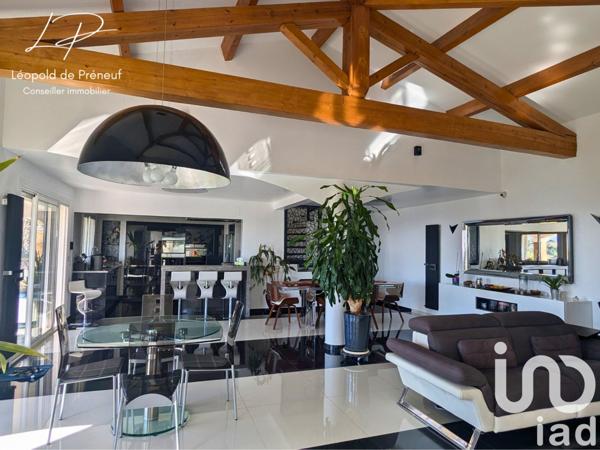 Maison d’architecte 8 pièces de 288 m² à Hyères (83400)