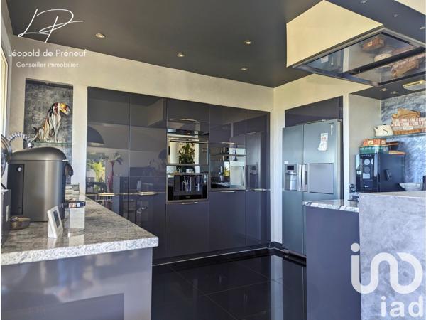 Maison d’architecte 8 pièces de 288 m² à Hyères (83400)