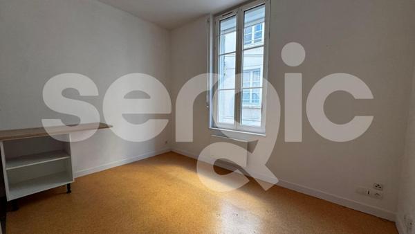 Location 1 Pieces 24 49100 Angers 23 0433 01 0006